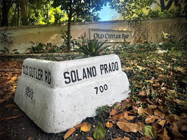 Building Photo - 9304 Balada St