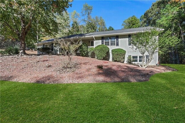 Building Photo - 4684 Ben Hill Dr