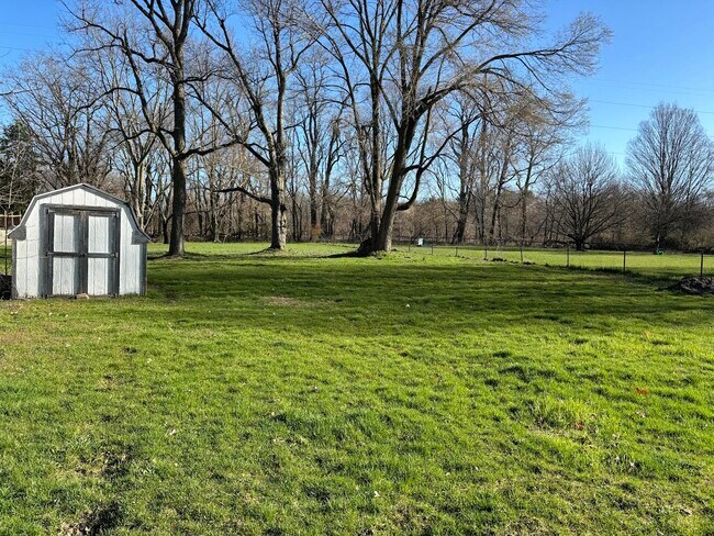 Photo - 9097 E D Ave