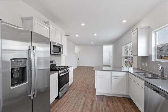 Building Photo - 7229 Spotted Leaf Wy