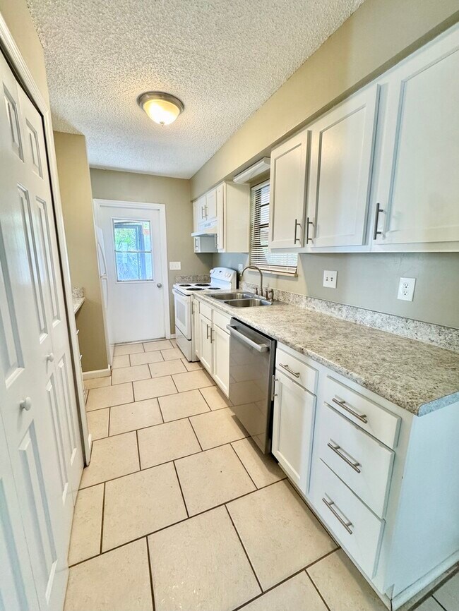 Photo - 5313 Soundview Ave