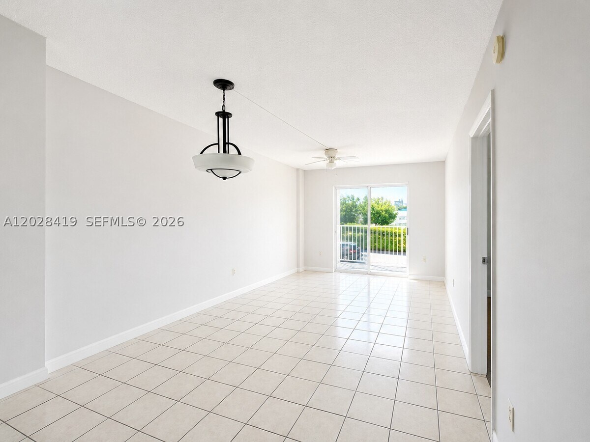 Photo - 16465 NE 22nd Ave Unit 206