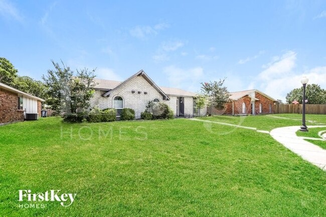 Photo - 8910 Miami Dr House