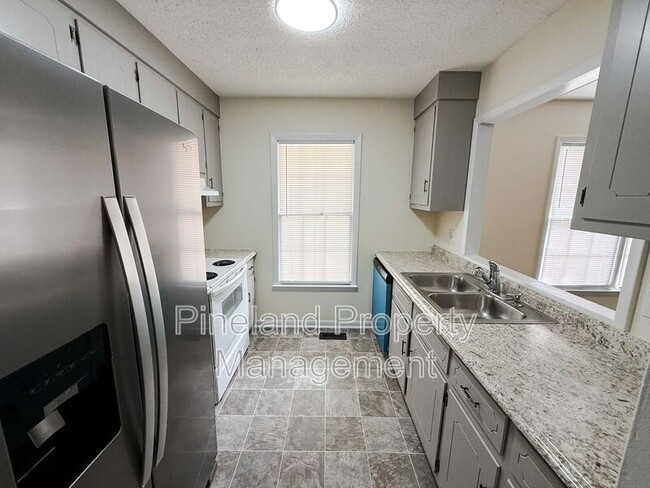 Photo - 518 Suffolk Ct