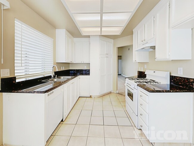 Photo - 600 Basalt Dr