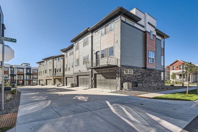 Photo - 805 Promenade Dr