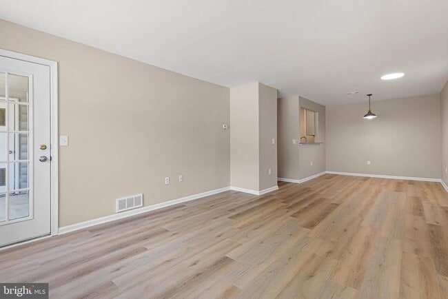 Photo - 1741 Braken Ave Unit 137