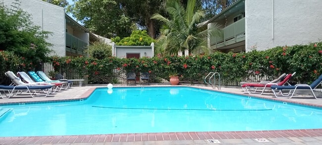 Building Photo - 29 Dearborn Pl