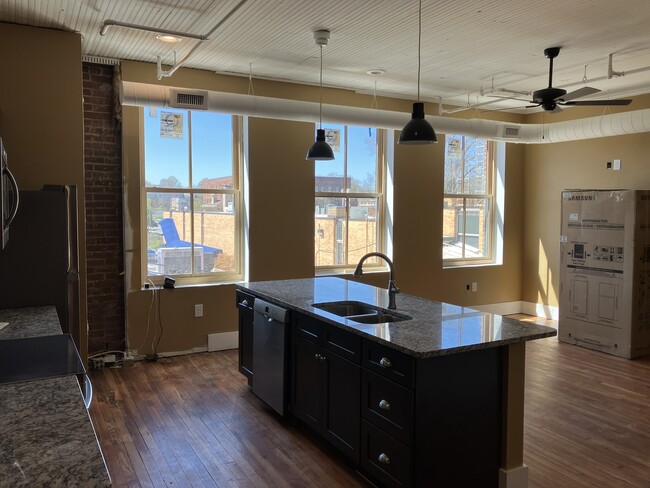 Photo - 212 S Center St Unit 203