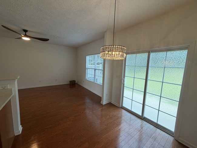8304 Oak Knoll Dr