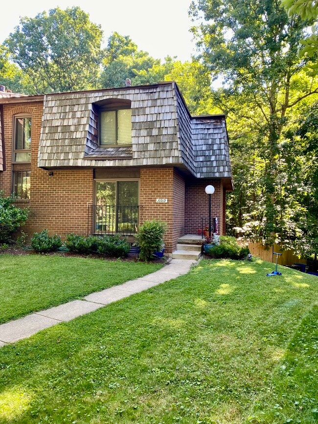 Building Photo - 10919 Deborah Dr