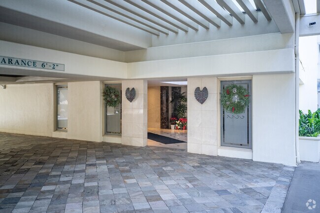 Photo - Colony Surf Building