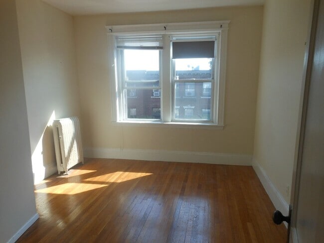 Photo - 28 Park Vale Ave