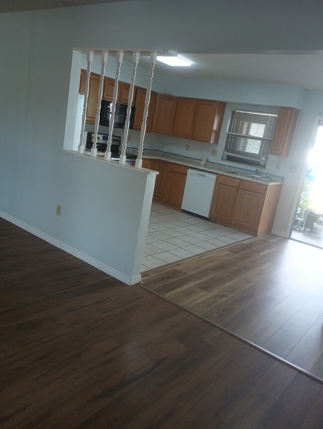 Photo - 2626 Lear Rd