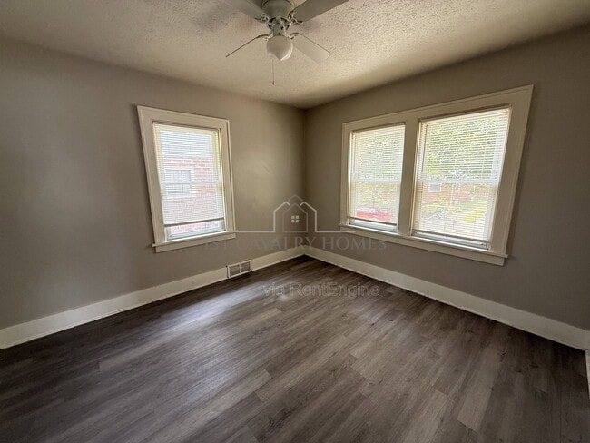 Photo - 283 Sobul Ave