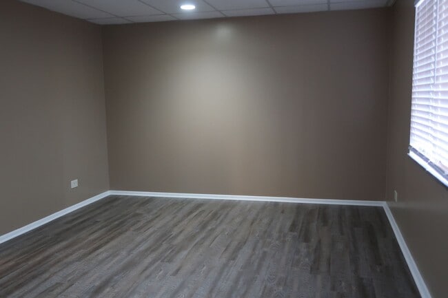 Photo - Lake Terrace #4. 3BD/1BA  Very spacious condo on Lake Avenue!  $2700 per month includes assigned ... Unit 4