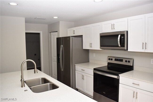 Photo - 2295 Saturday St