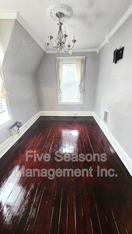 Photo - 205 N Willard St