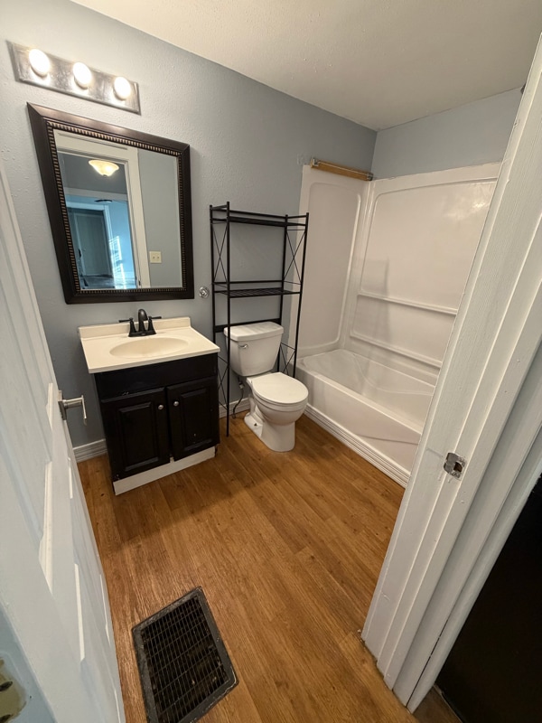 Photo - 1641 N Main St Unit Lower