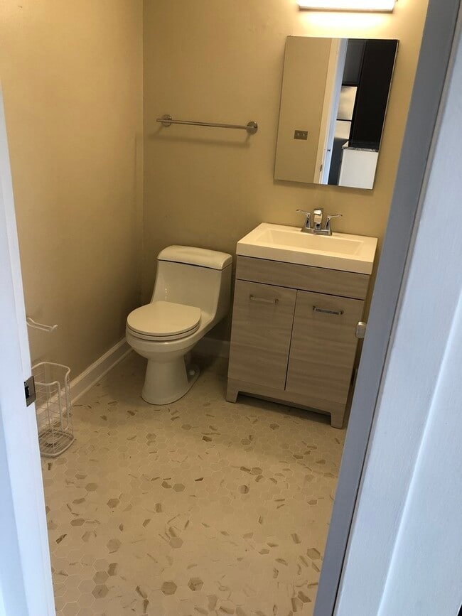 Photo - 1360 N Sandburg Terrace Unit 1509