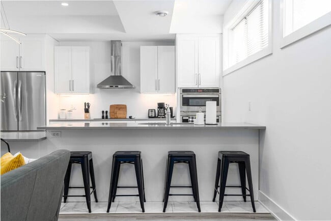 Photo - 585 Queens Ave Unit SI ID1388905P