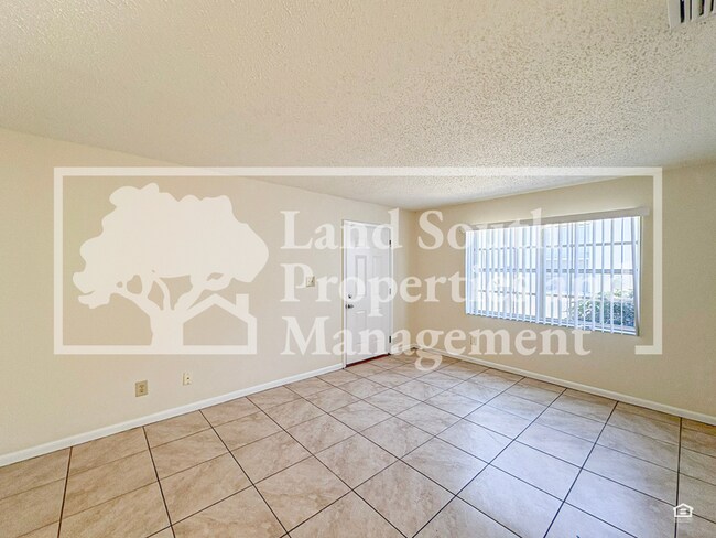 Photo - 5859 Charlton Dr