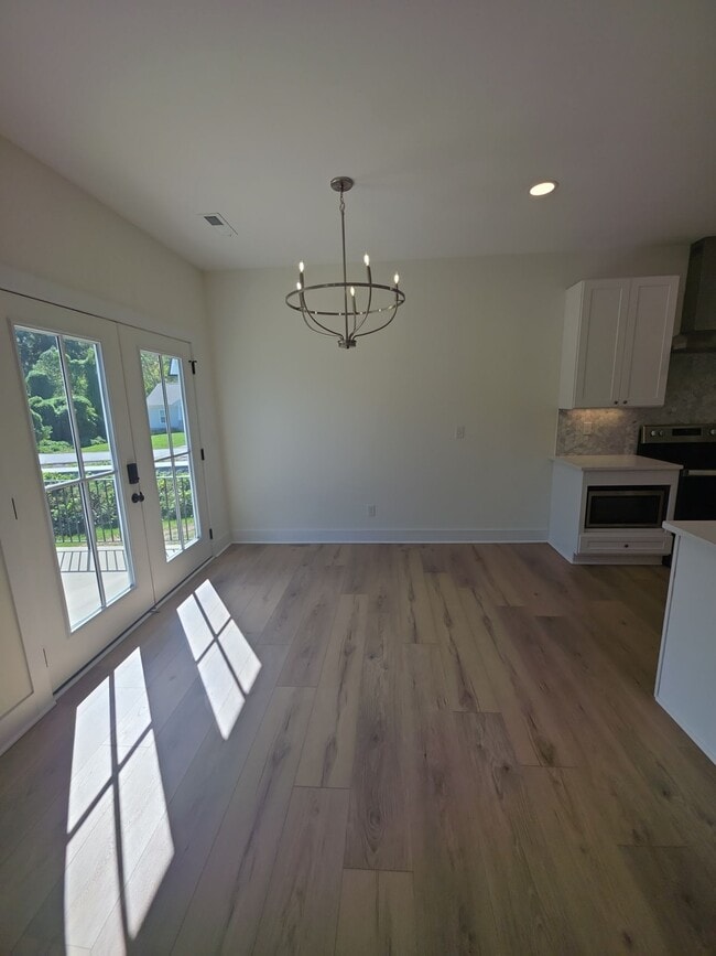 Photo - 481 Creekview Ln