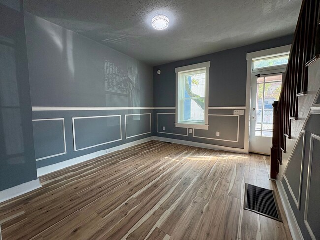 Photo - 2 Bedroom 1 Bathroom in Lancaster!