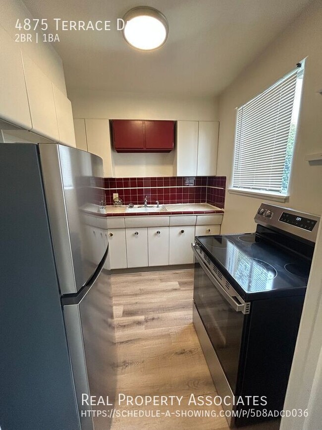 Photo - 4875 Terrace Dr NE