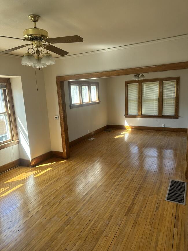 Photo - 2718 Myrtle St