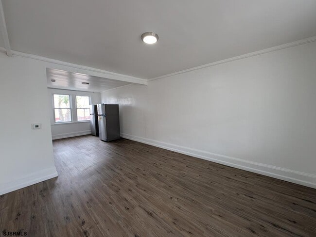 Photo - 1005 N Michigan Ave