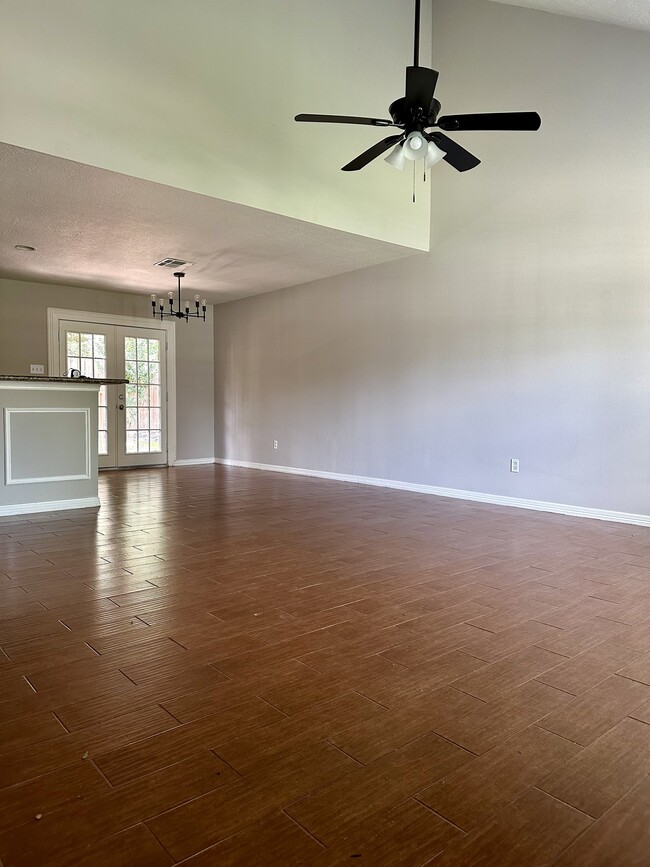 Photo - 1109 Byrdsong Ct