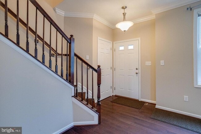 1236 Frances Pl