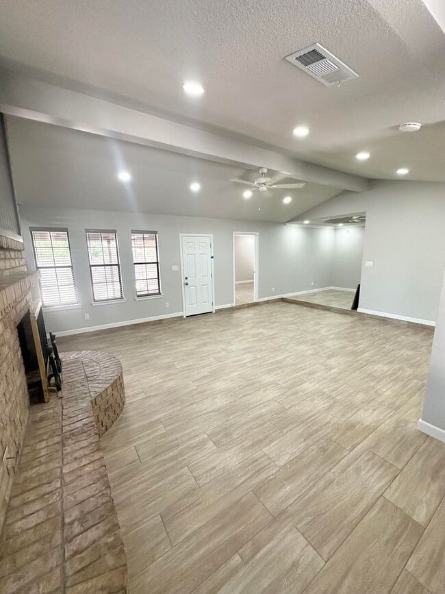 Photo - Fully Remodeled 3 Bedroom 2 Bathroom For Rent