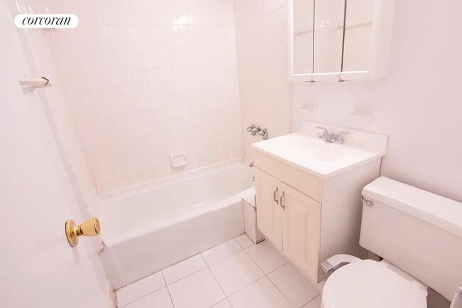 Photo - 310 W 89th St