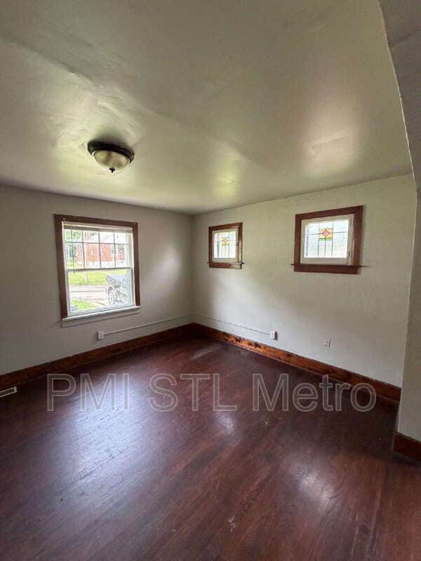 Photo - 5336 Fletcher St