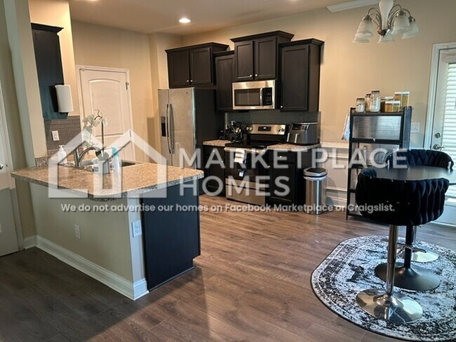 Photo - 6121 Hickory Ln Dr