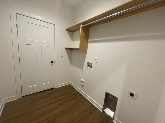 Photo - 11309-11311 W 35th St S