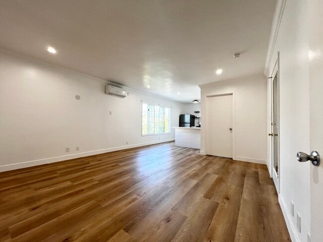 Photo - 1008 N Stanley Ave Apartment Unit 6