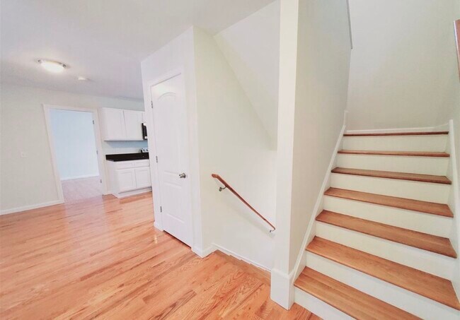 Photo - 840 Seaview Ave