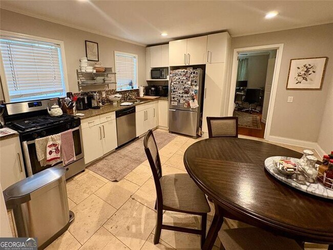 Photo - 1380 Monroe Dr NE