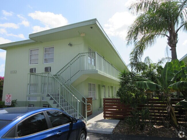 Building Photo - 1122 N H St Unit 16 Rental