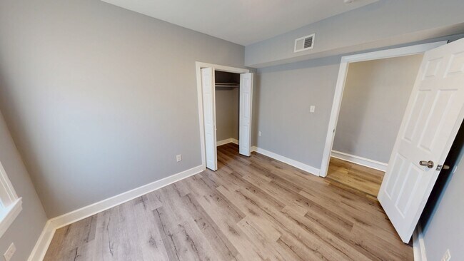 Photo - 5861 Cedar Ave