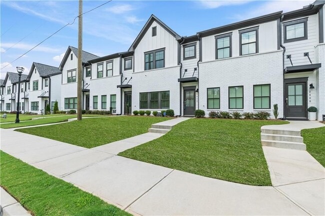 Photo - 2410 Lakeshore Ln