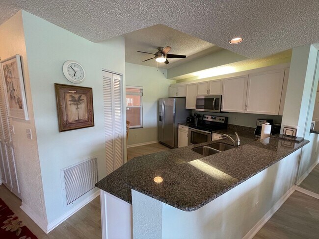 Photo - 1070 Woodshire Ln Unidad Seasonal