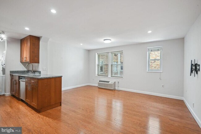 2440 16th St NW Unit 309