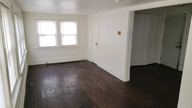 Building Photo - 824 16th St Unit 4