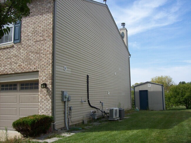 Photo - 7212 Bruin Dr