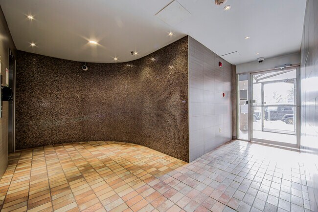 Photo - 90 Adelaide St E