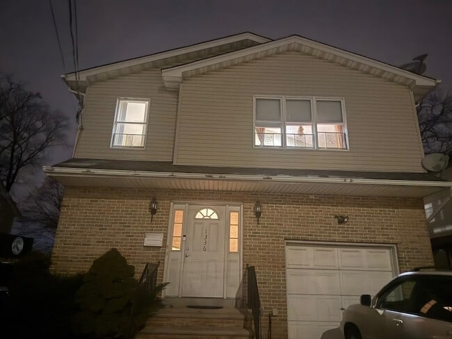 Building Photo - 1336 K St